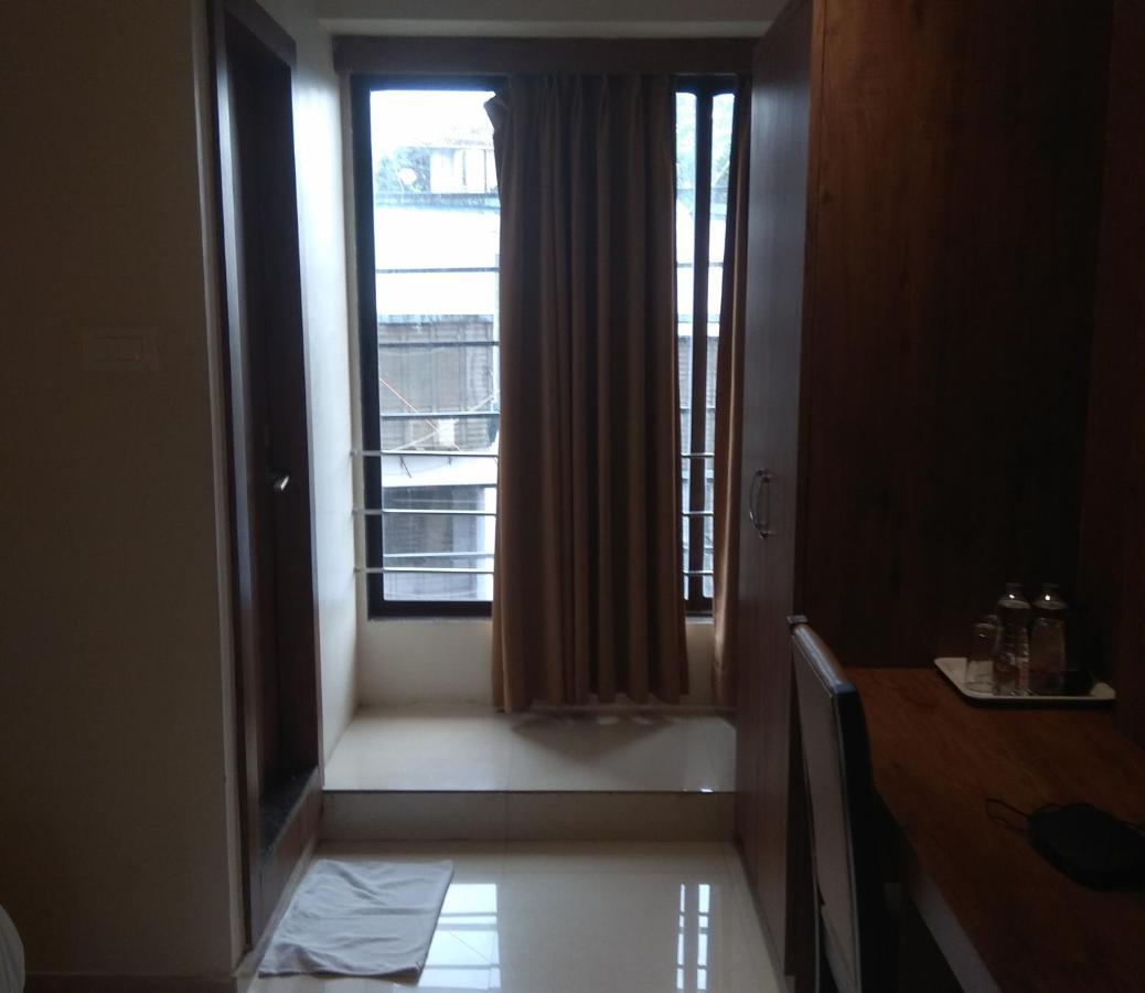 Hotel West Blue Mumbai Exterior photo