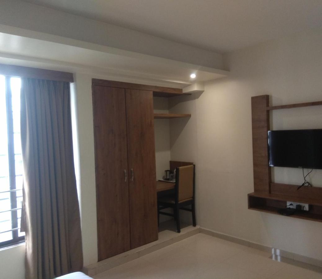 Hotel West Blue Mumbai Exterior photo