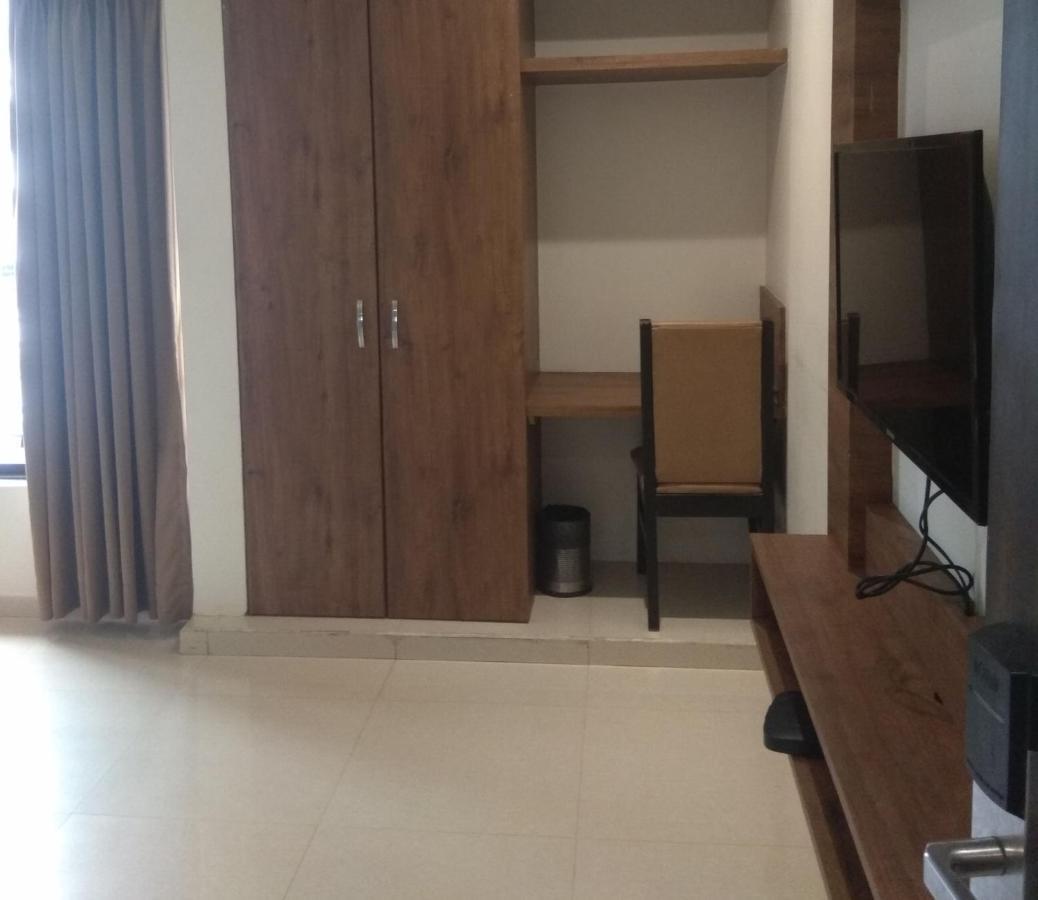 Hotel West Blue Mumbai Exterior photo