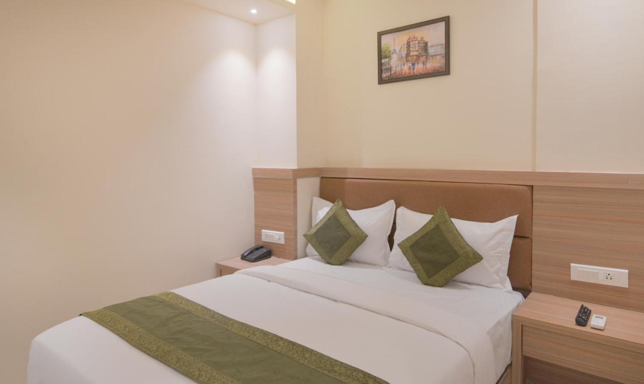 Hotel West Blue Mumbai Exterior photo