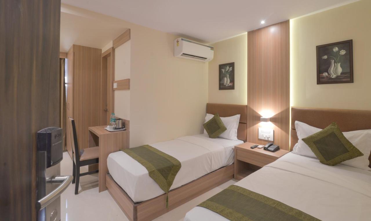 Hotel West Blue Mumbai Exterior photo