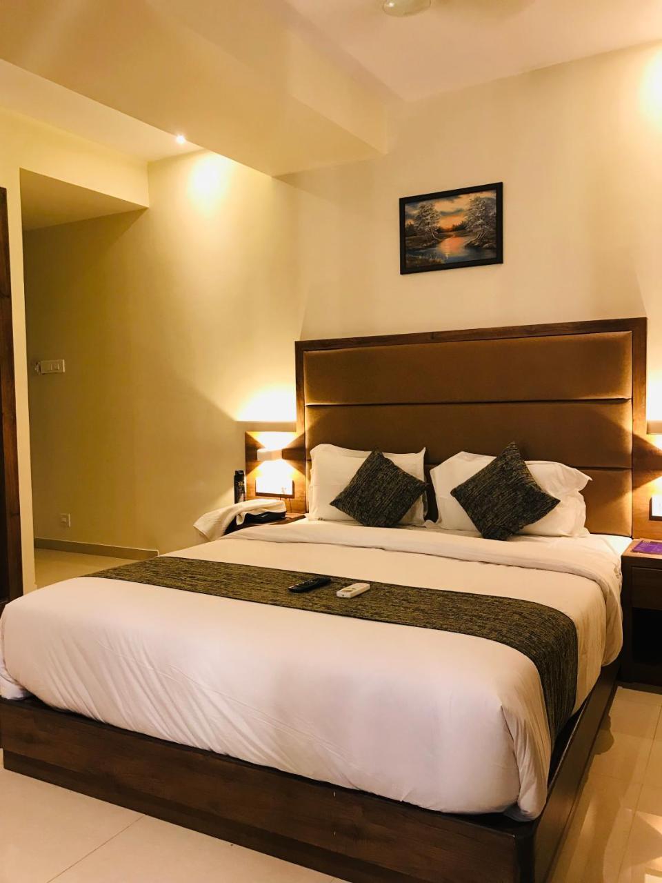 Hotel West Blue Mumbai Exterior photo