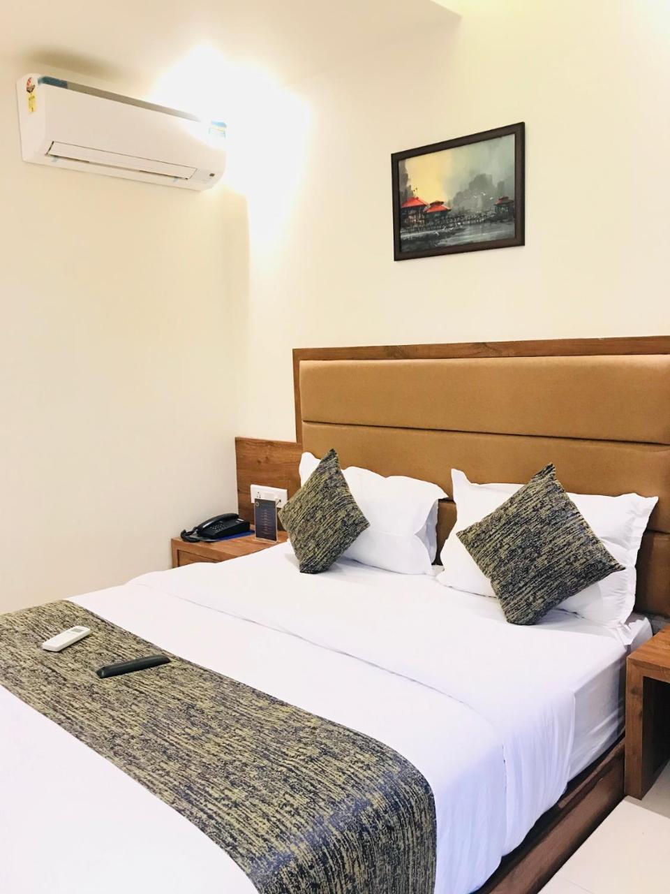 Hotel West Blue Mumbai Exterior photo