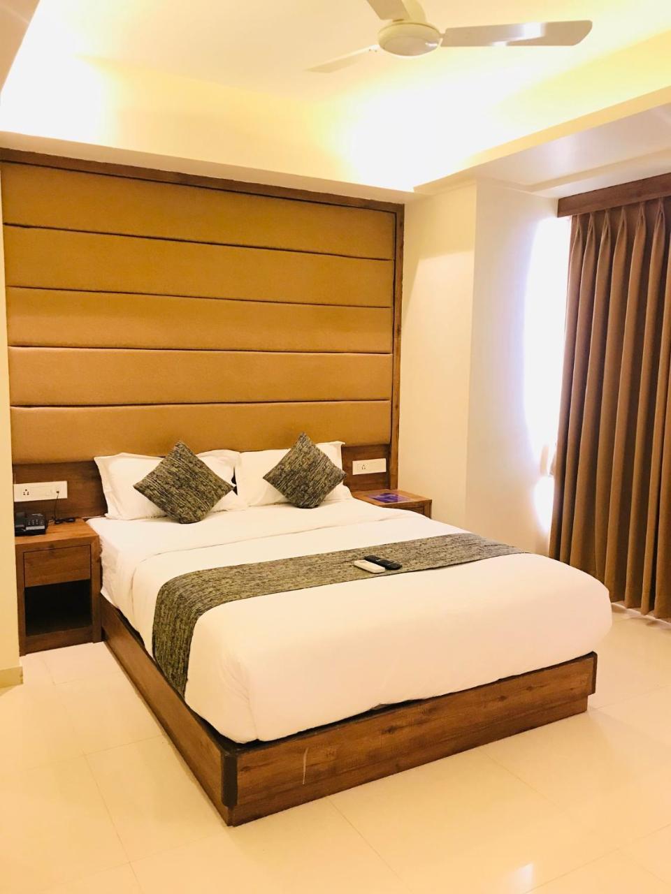 Hotel West Blue Mumbai Exterior photo